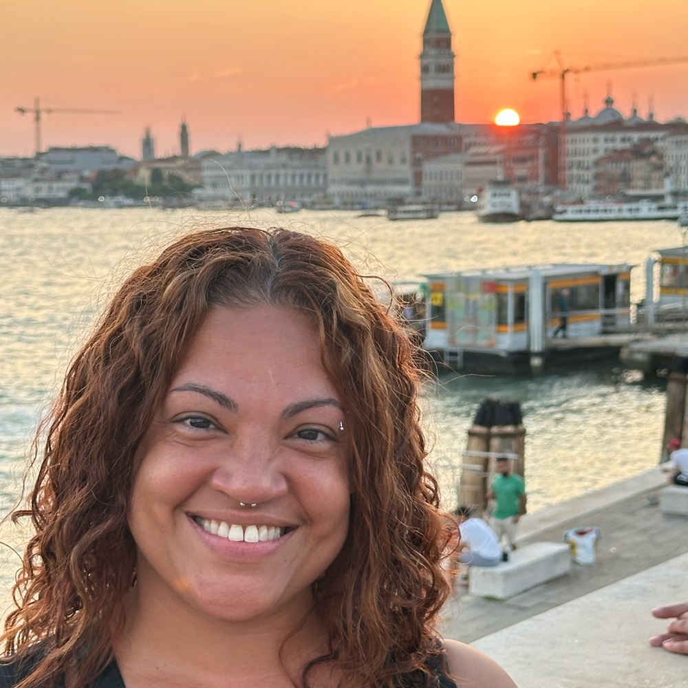 Meet your Posher, Antonia